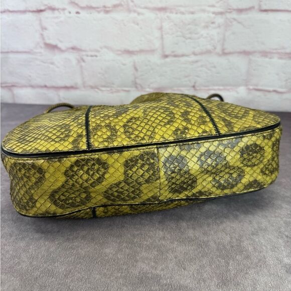 Bottega Veneta Small Dahlia Loop Anaconda Shoulder Bag Green - Picture 5 of 16